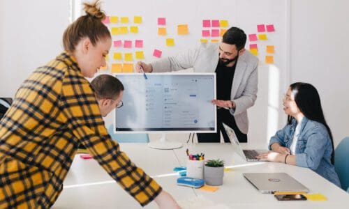 Maximize efficiency and flexibility with a hybrid cloud solution